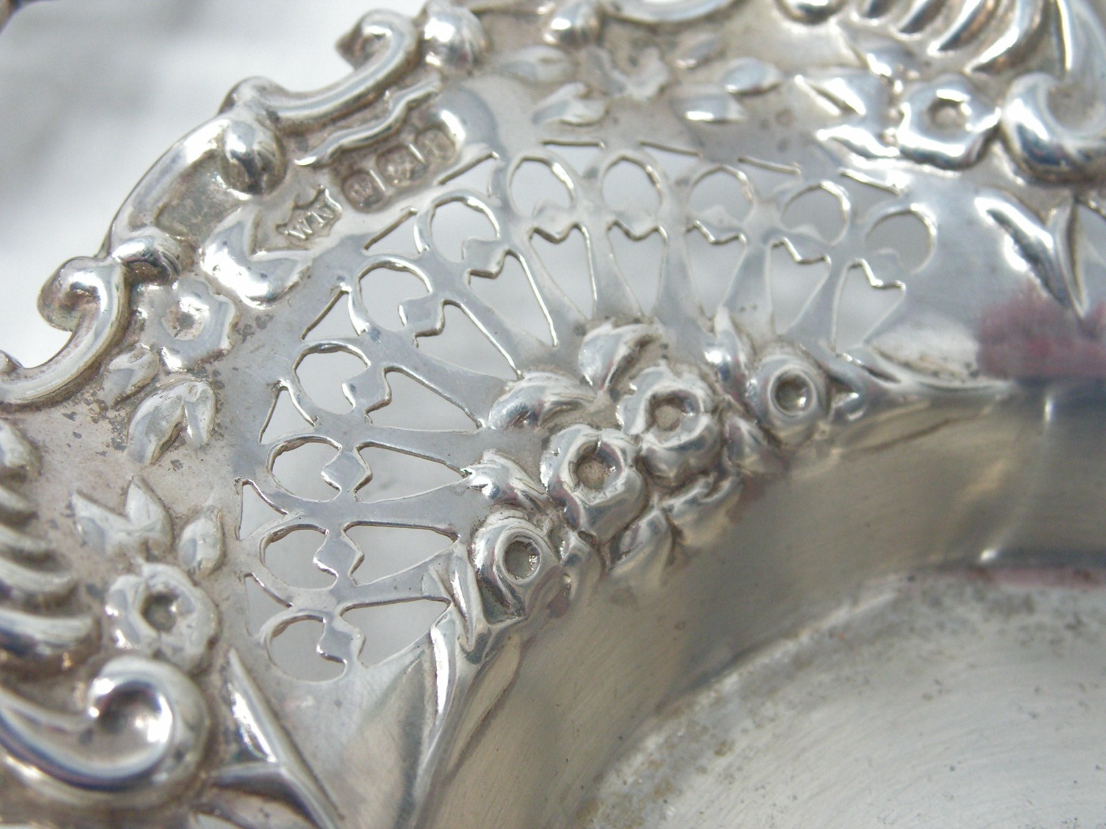 HALLMARKED SOLID STERLING SILVER PAIR OF PRESERVE JAR BOTTLE COASTERS 144 grams