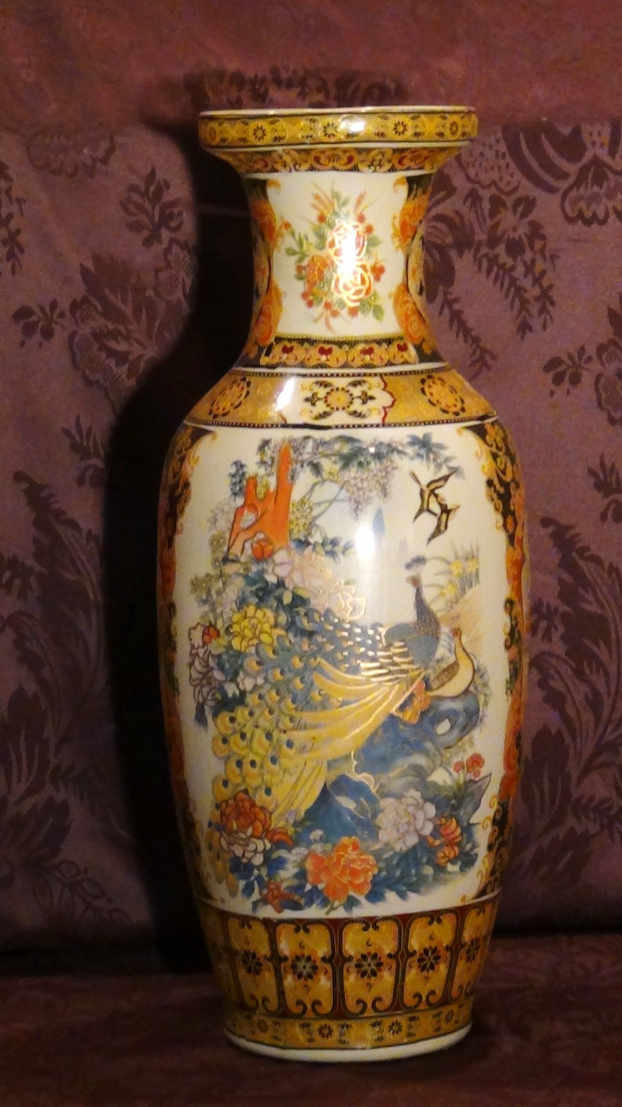 ANTIQUE CHINESE LARGE PORCELAIN HAND PAINTED MEDALIONS WITH PEACOKS & BIRDS VASE