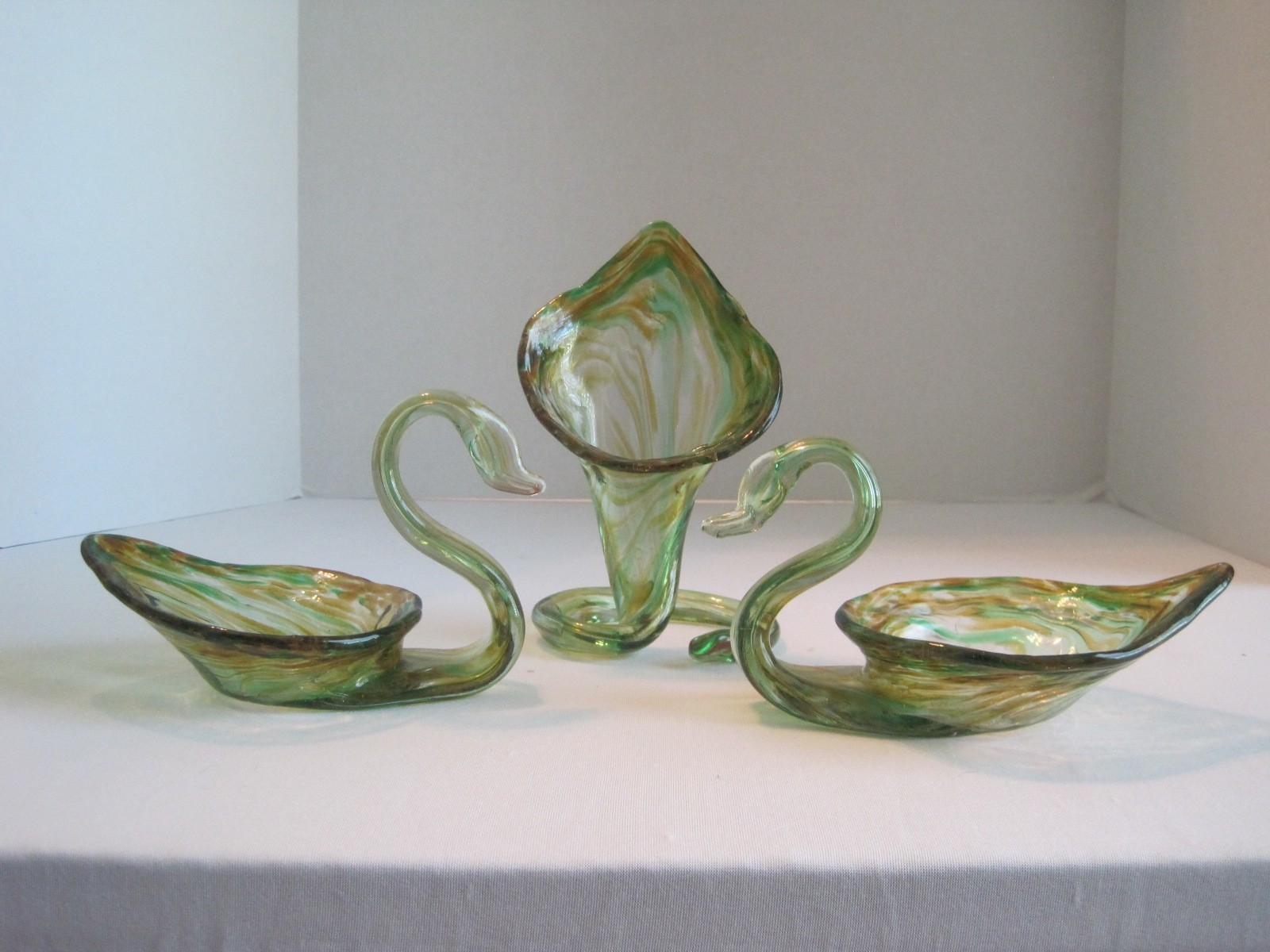 Glass Tulip and Swans 3 piece