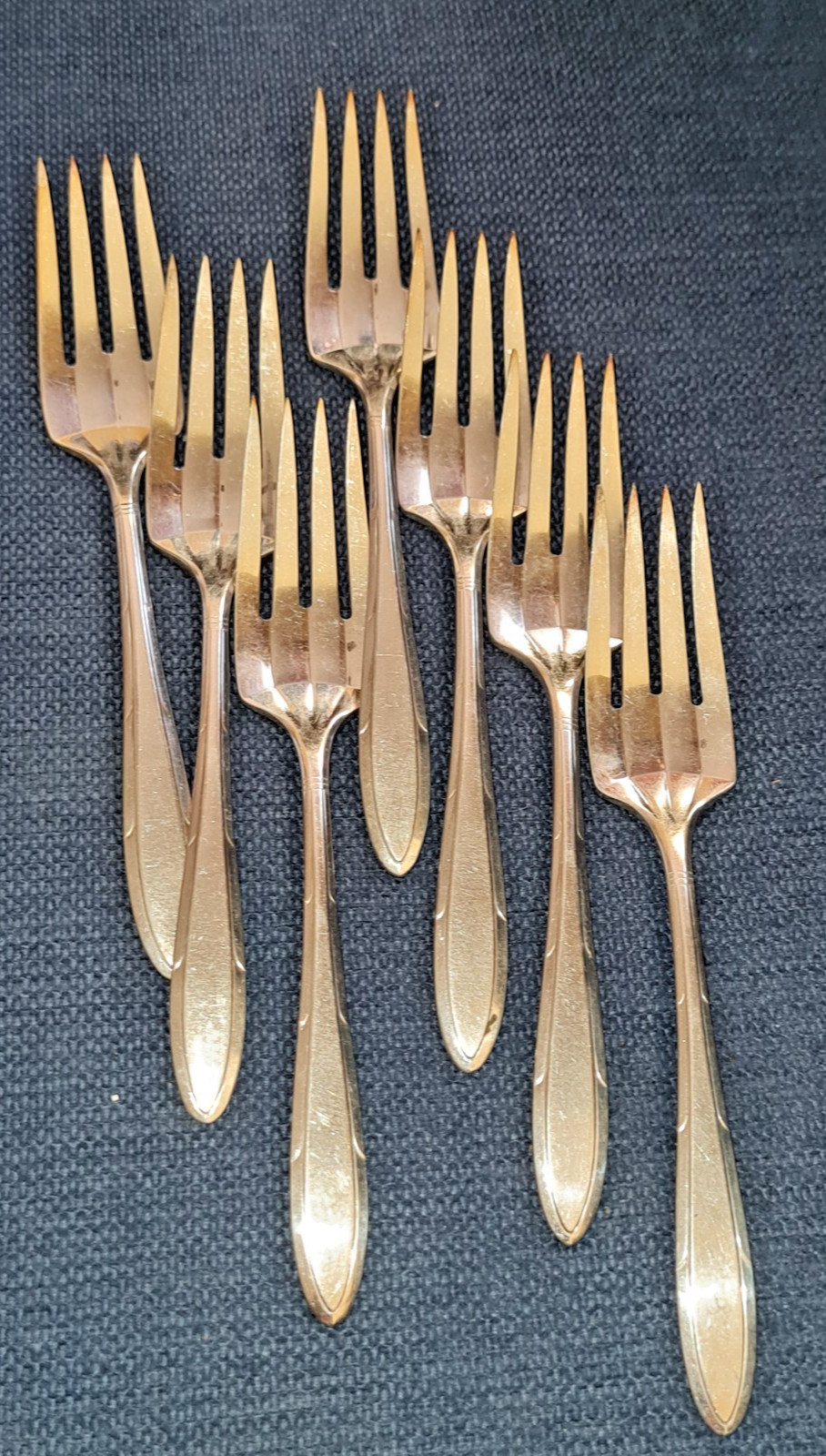 7 pcs Oneida Reverie Salad Forks Silverplate Nobility Plate Silverware 6.25″