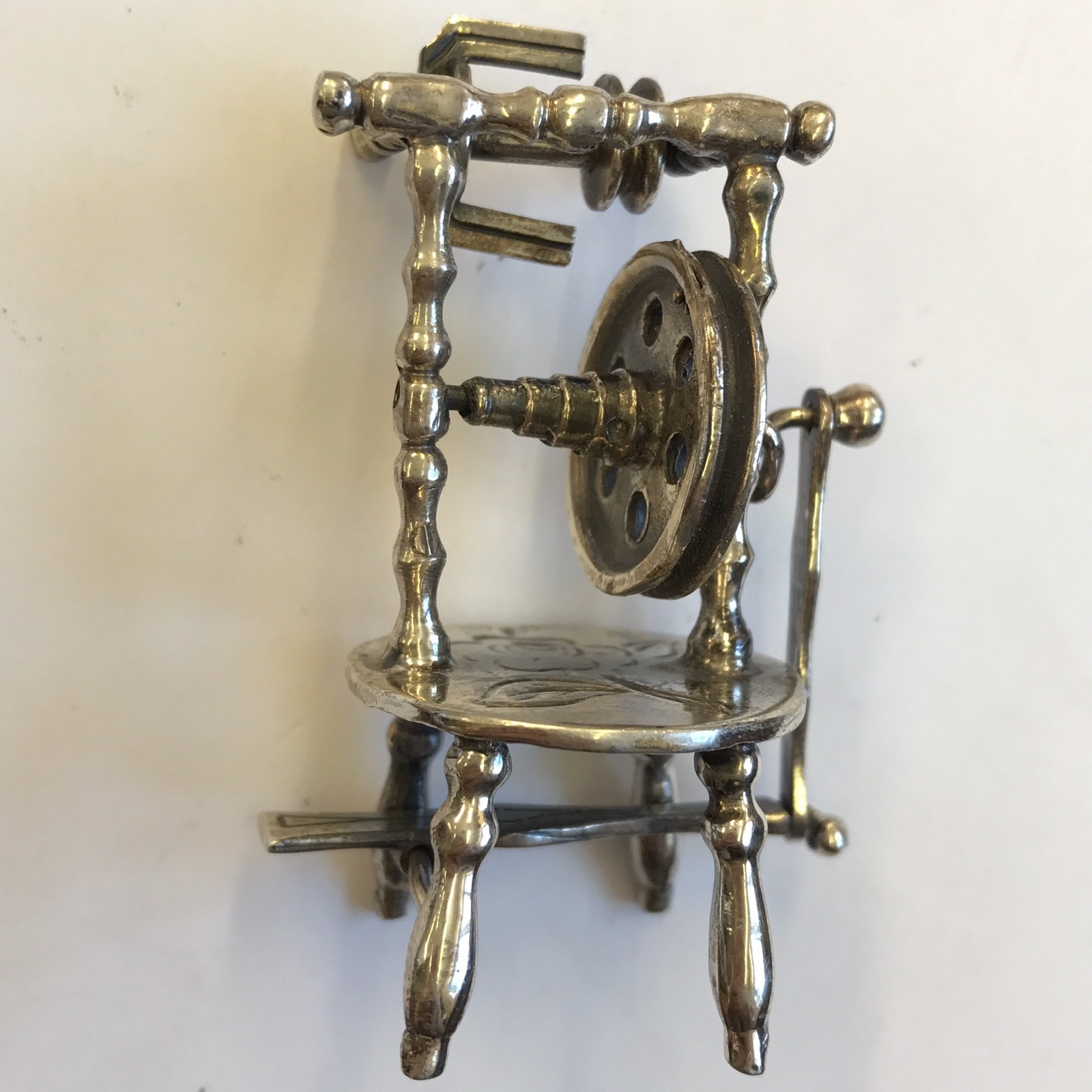 Vintage Solid Silver Miniature Spinning Wheel Antique Country Style Medusa Oro