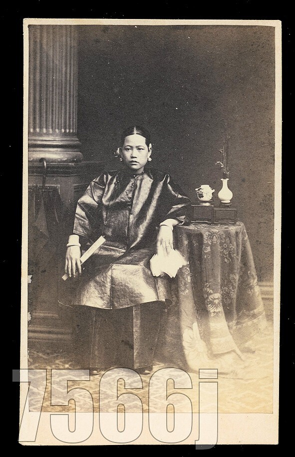 CDV Chinese Woman Antique Albumen Photograph Portrait China 1860s