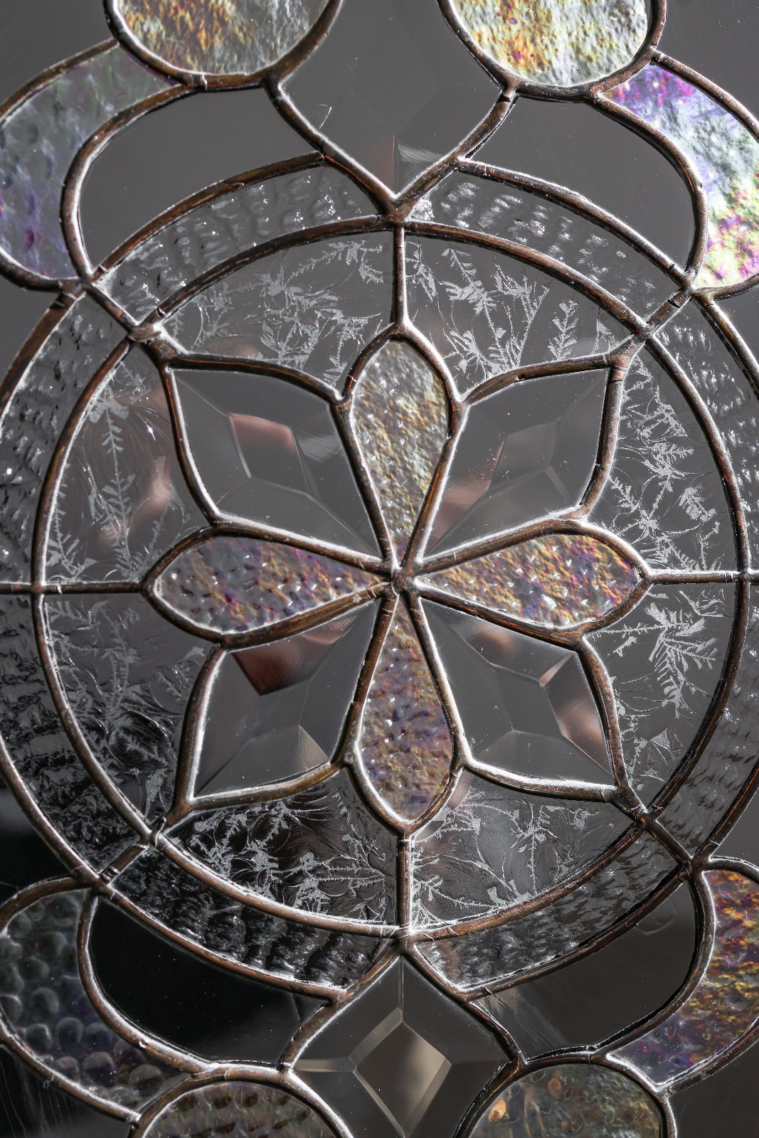 Round Beveled Iridiscent Stained Glass Tiffany Style 16 inch