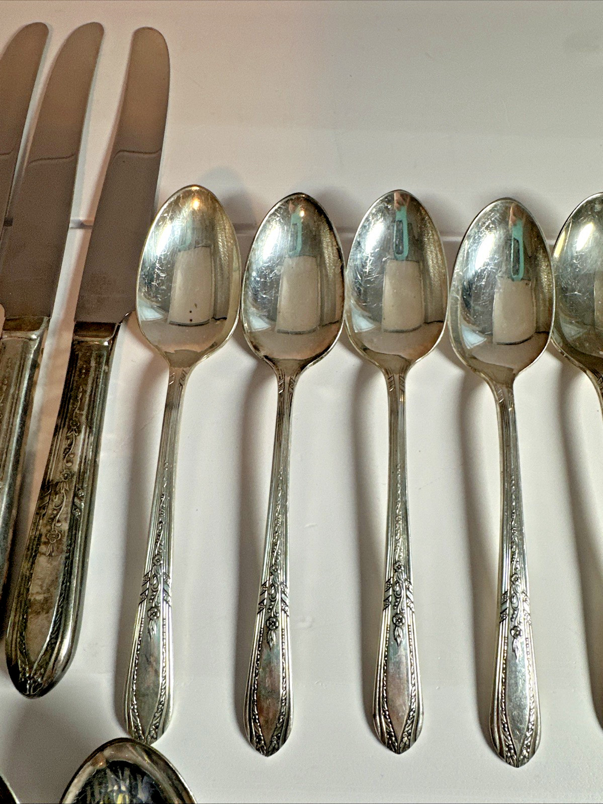 WM ROGERS MFG. CO ORIGINAL ROGERS IS Silverplate Flatware 20 Pc Set LYRIC 1939