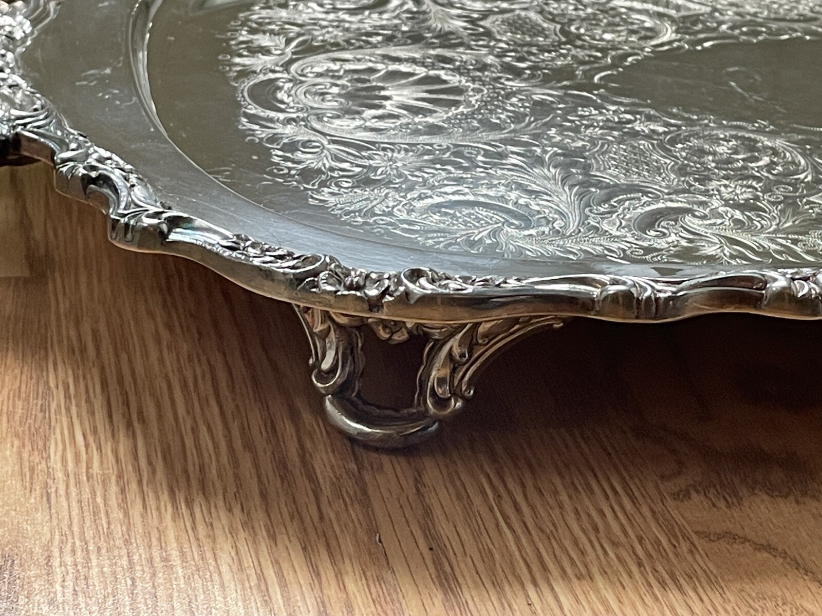 VGT INT’L SILVER HEAVY 20.5” LONG SILVER PLATE FOOTED TRAY W/HANDLES “COUNTESS”