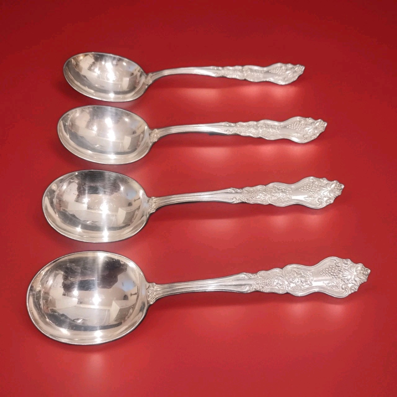 4 Clean 1906 International Silver MOSELLE Grape CREAM SOUP SPOONS Bright
