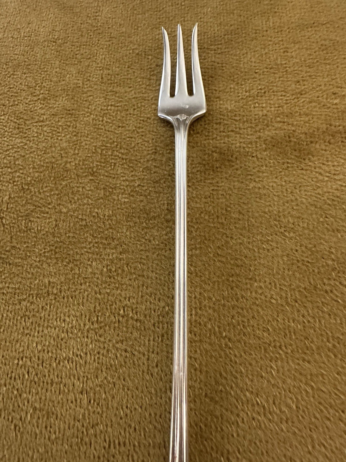 1913 Exeter Pattern Long Handle Olive / Pickle Fork Rogers Reliance Silverplate