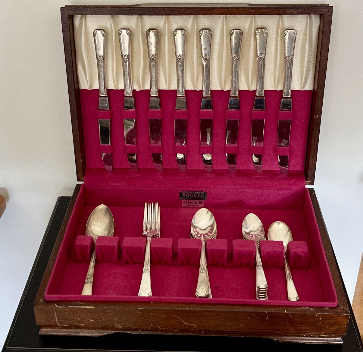 Vintage Wm A Rogers Oneida Flatware Silverplate 35 Pc RIO pattern & Box Yr 1939