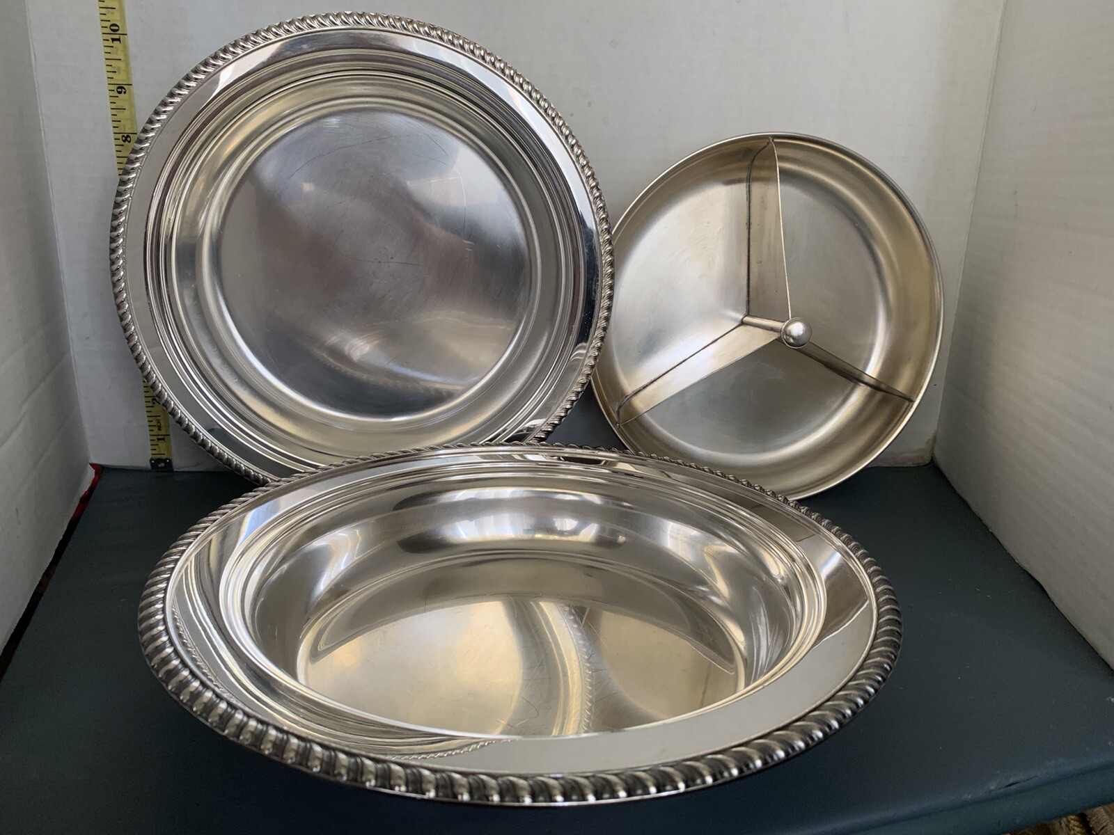 VTG WILLIAM A. ROGERS COVERED HEAVY SILVER COVERED SERVING DISH W/DIVIDER INSERT