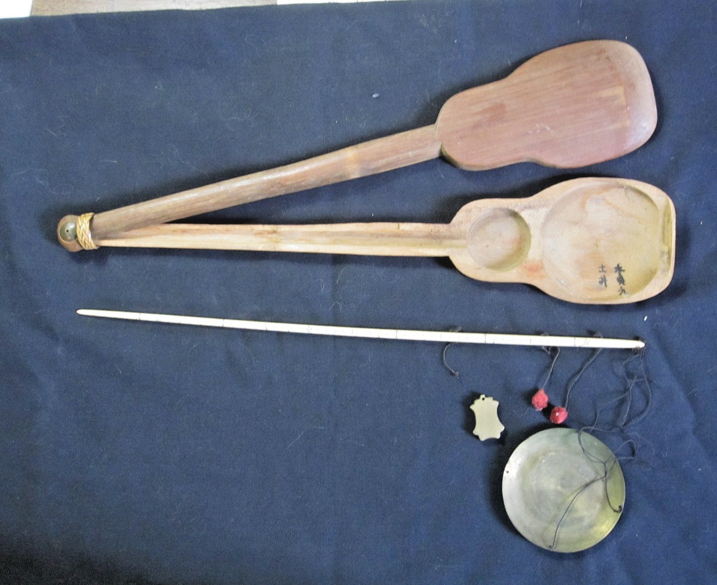 Antique Gold / Opium Chinese Scale