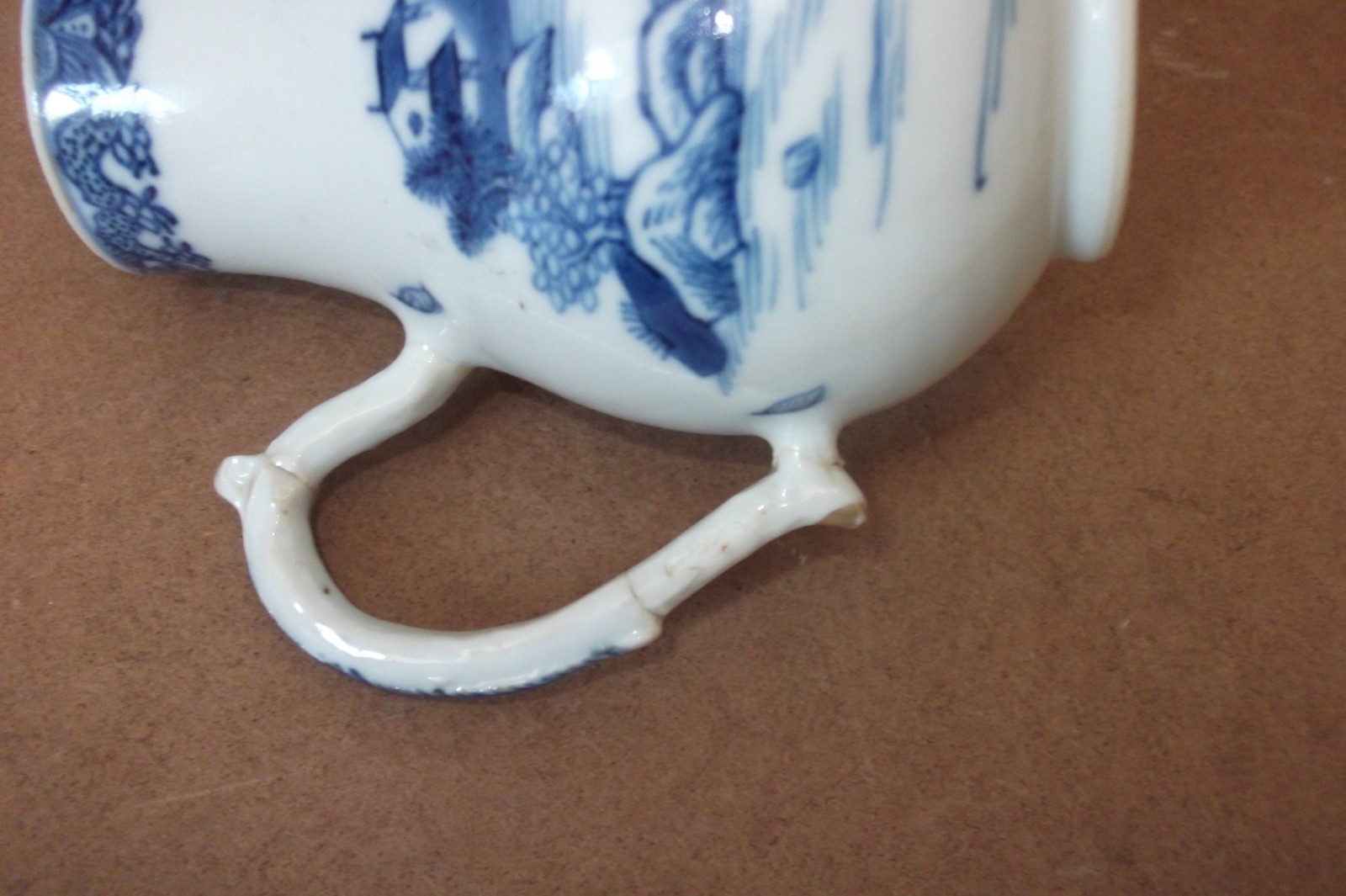 18th century chinese blue-white willow pattern porcelain 11.3cm sparrow beak jug