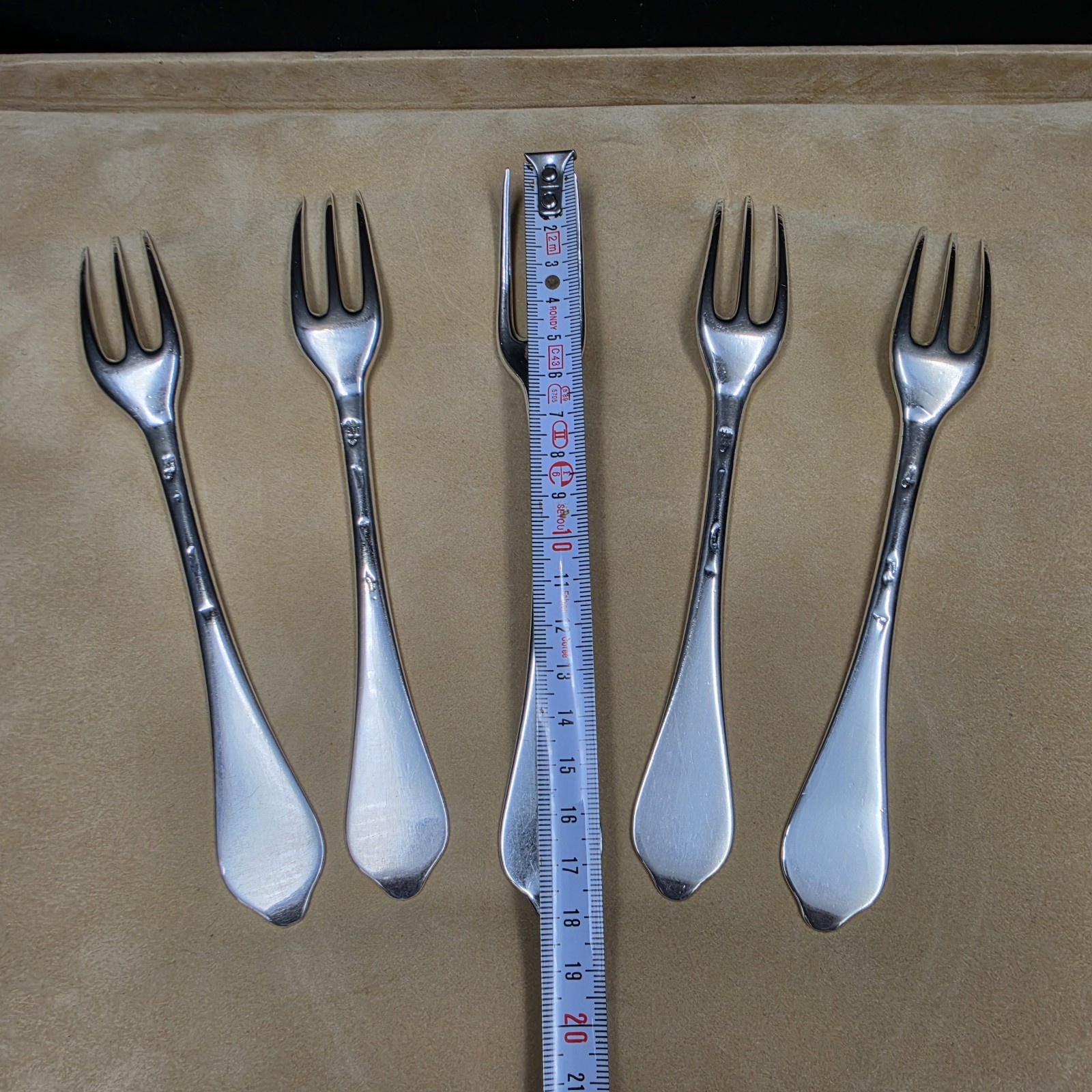 Rare 18th Century Solid Silver 5 Forks Suite, Samuel Hitchcock 1713/1719