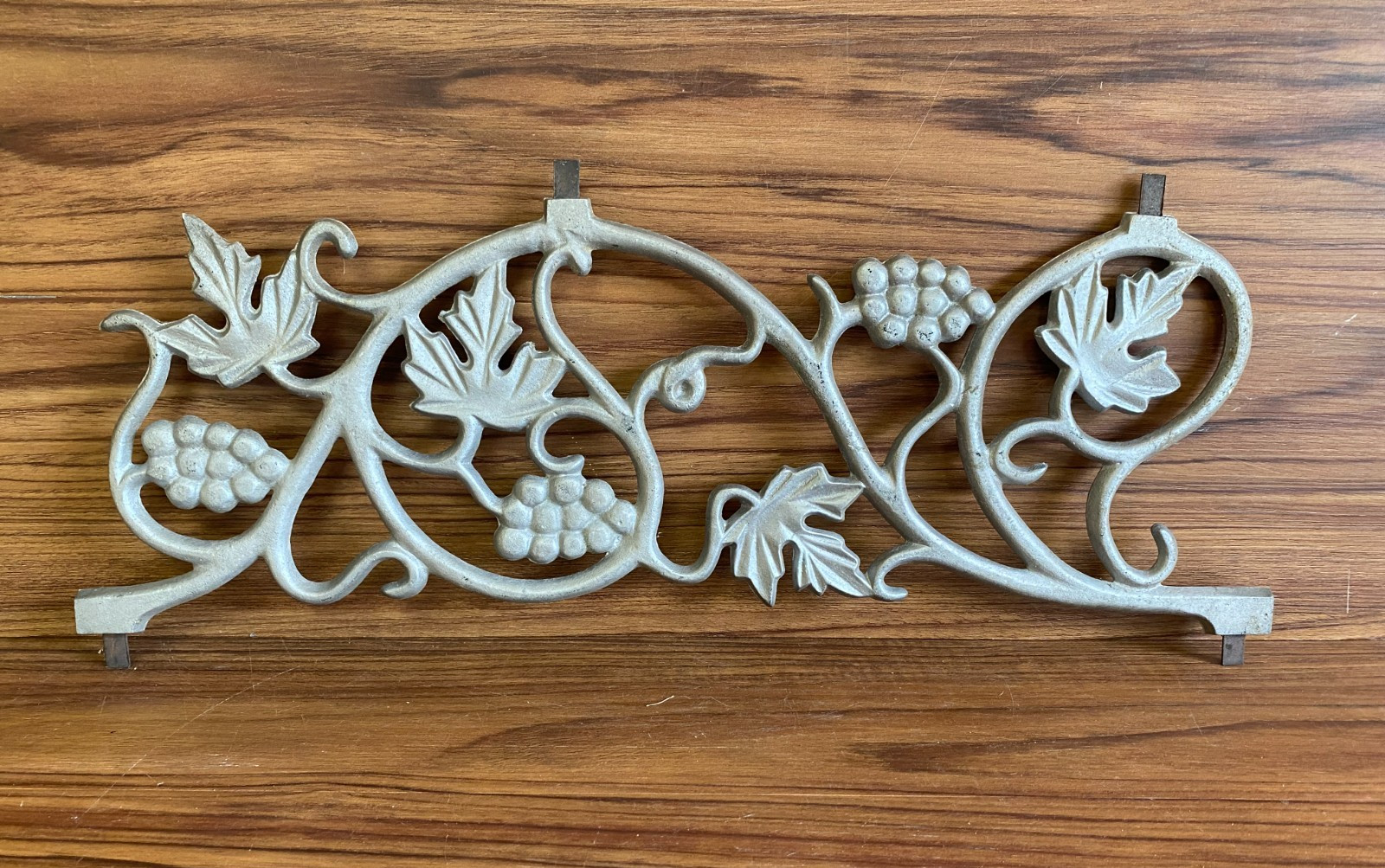 Vtg Decorative Victorian Cast Iron Grapevine Railing Bracket Salvage Fence 20″