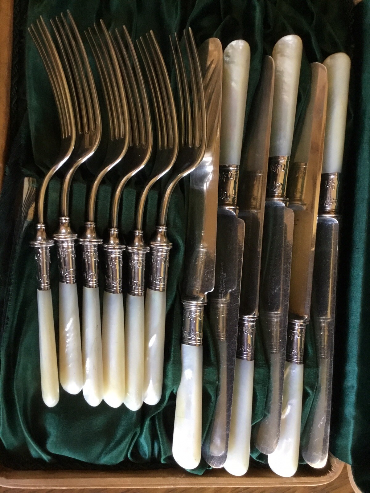 Vintage Flatware Set LANDERS FRARY & CLARK 6 Knives 6 Forks MOP Handles Orig Box