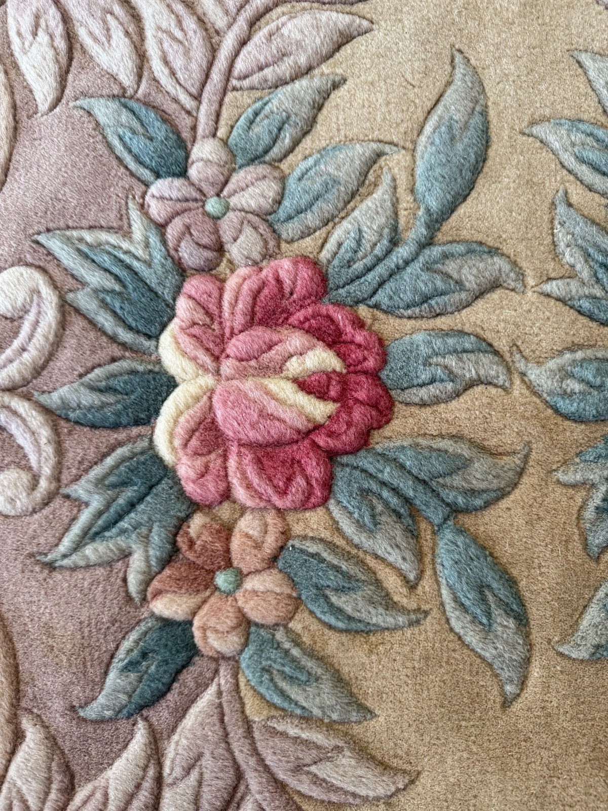 Vintage Off White Wool Oriental/Chinese Rug