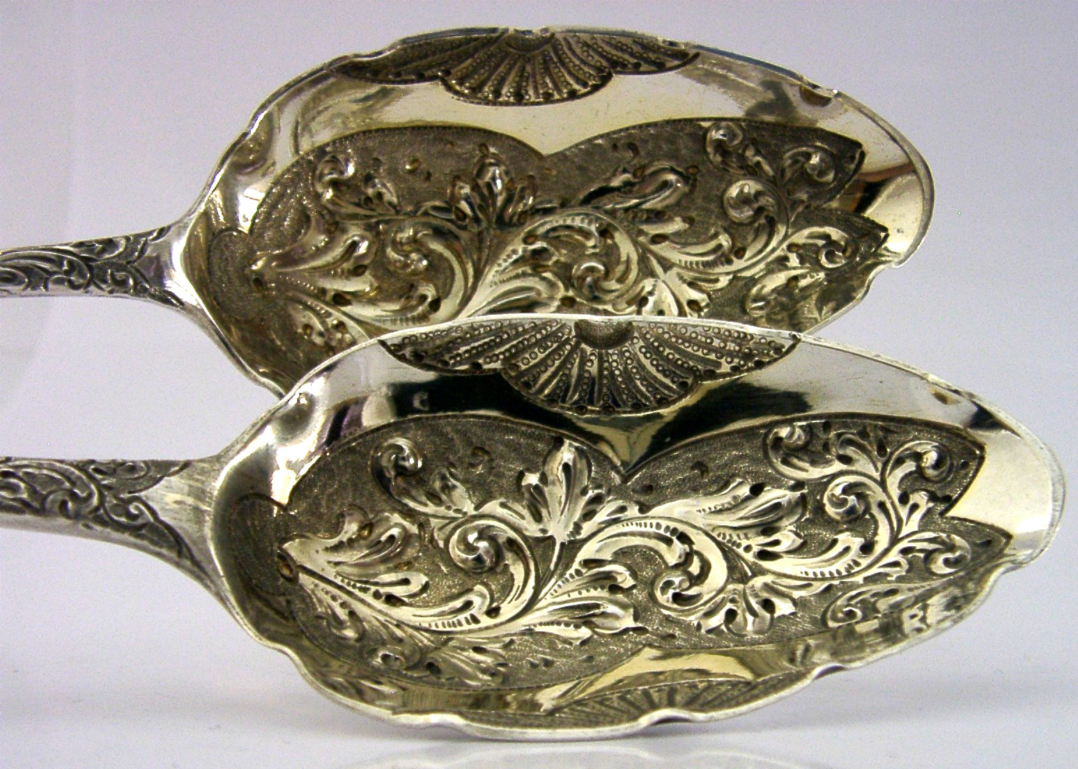 BEAUTIFUL GEORGIAN STERLING SILVER BERRY SERVING SPOONS 1791/99 ANTIQUE 114g