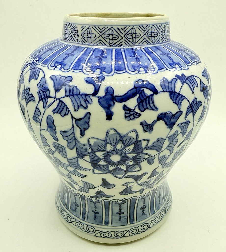 Antique Chinese Blue & White Porcelain Jar Chenghua Mark Qing / Republic c.1900