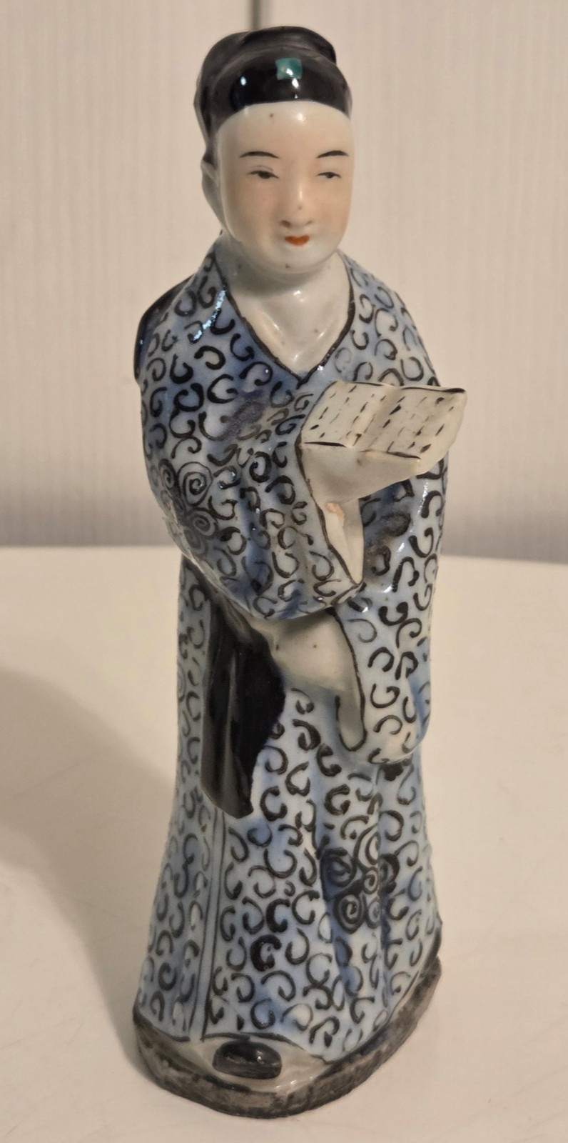 Vintage/Antique Chinese Porcelain Scholar Figurine Statue