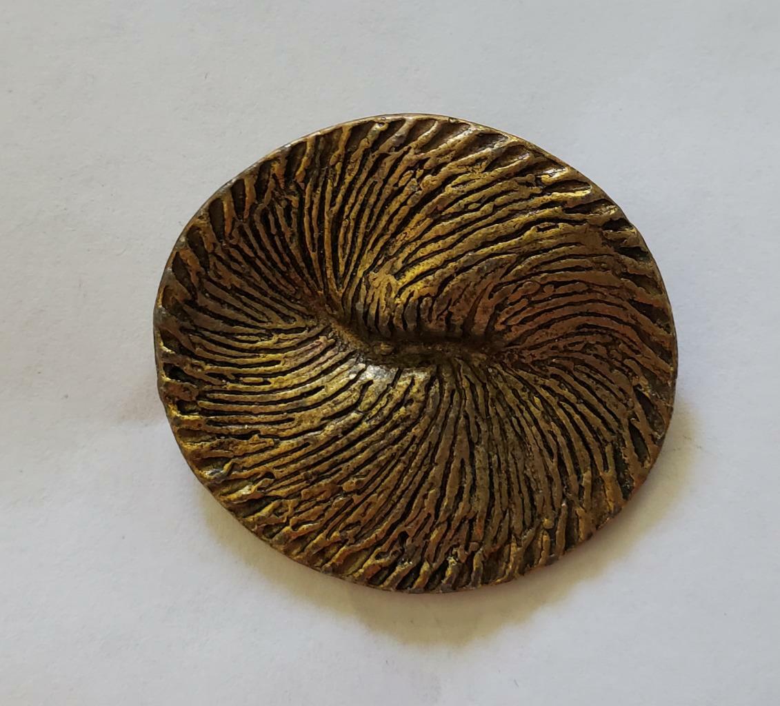 Oval Antique Bronze Shell Shank Back Vintage Buttons 60L – 1 1/2″ – 38mm (B351A)