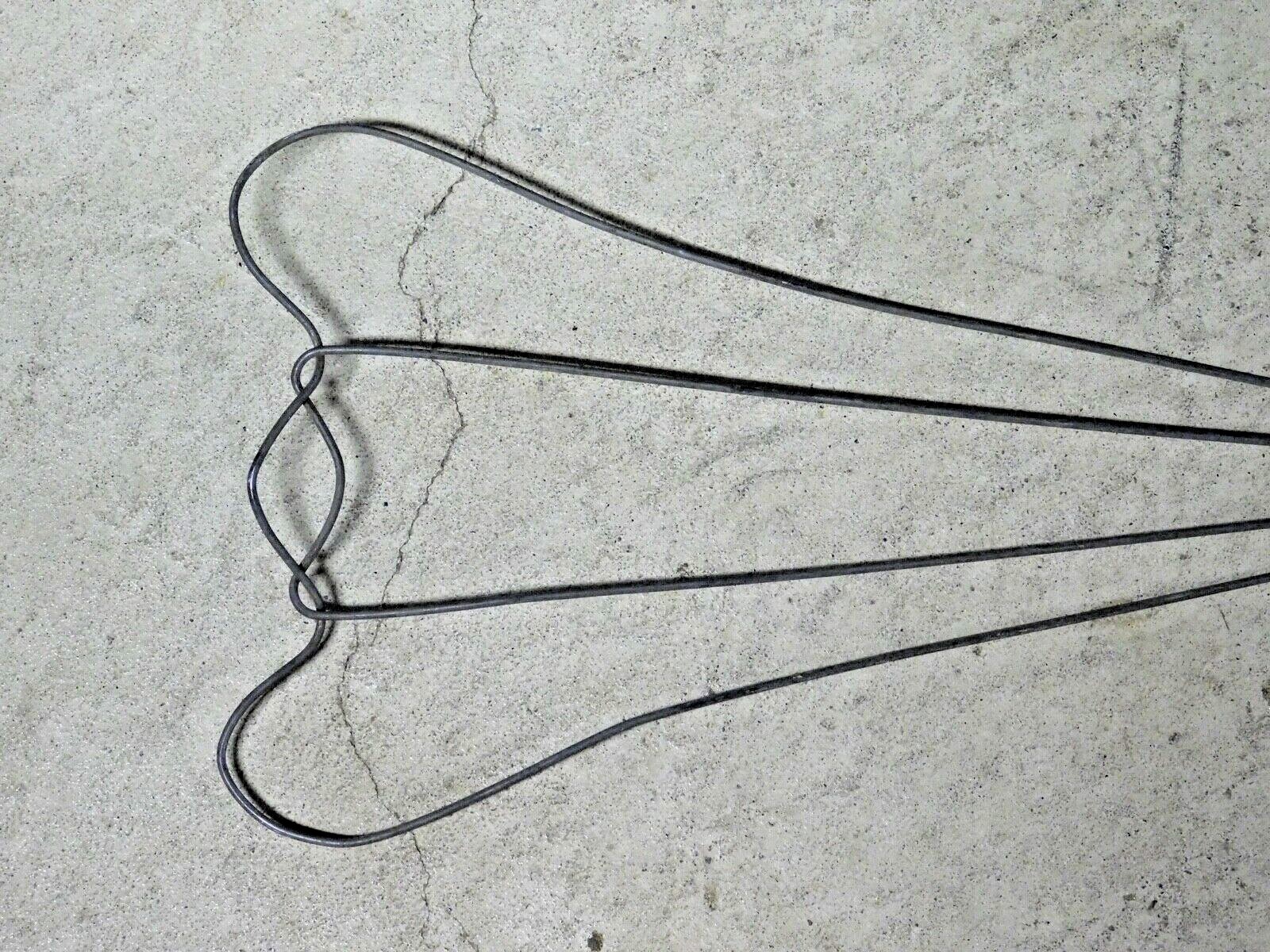 ANTIQUE RUG BEATER 26 1/4″ X 8 7/8″ IN GOOD CONDITION WITH WOOD HANDLE PRIMITIVE