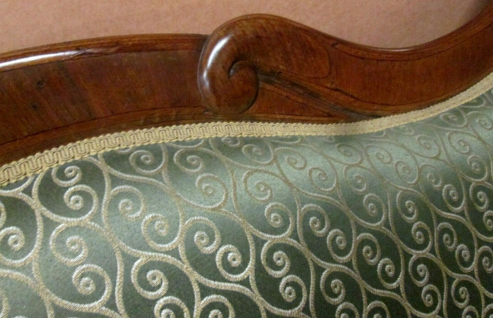 RARE LAMINATED ROSEWOOD JOHN HENRY BELTER ROCOCO REVIVAL 82″ SOFA SCROLL PATTERN