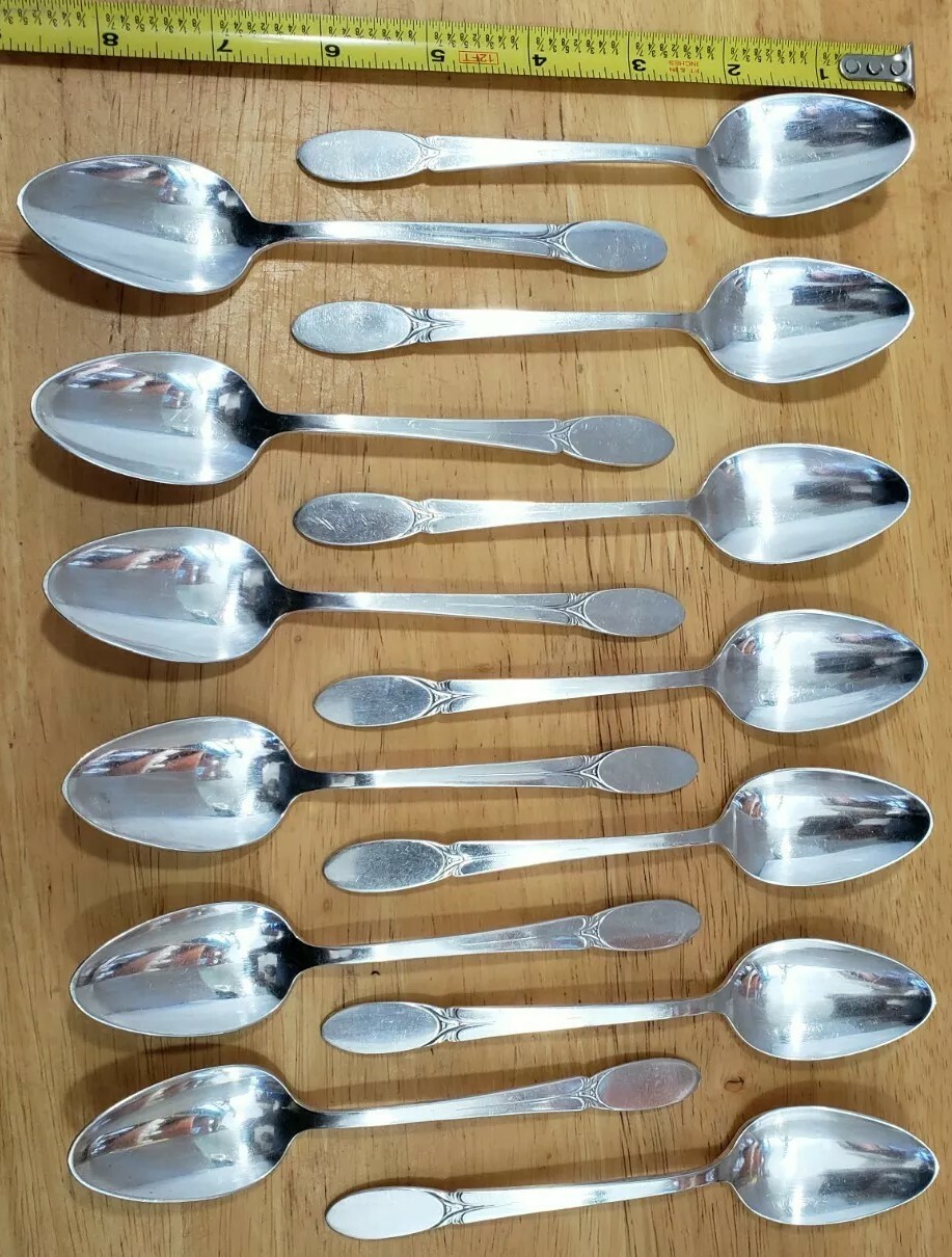 LOT OF 13 VINTAGE 1934 SYLVIA PATTERN SILVERPLATED TEASPOONS / TEA SPOONS