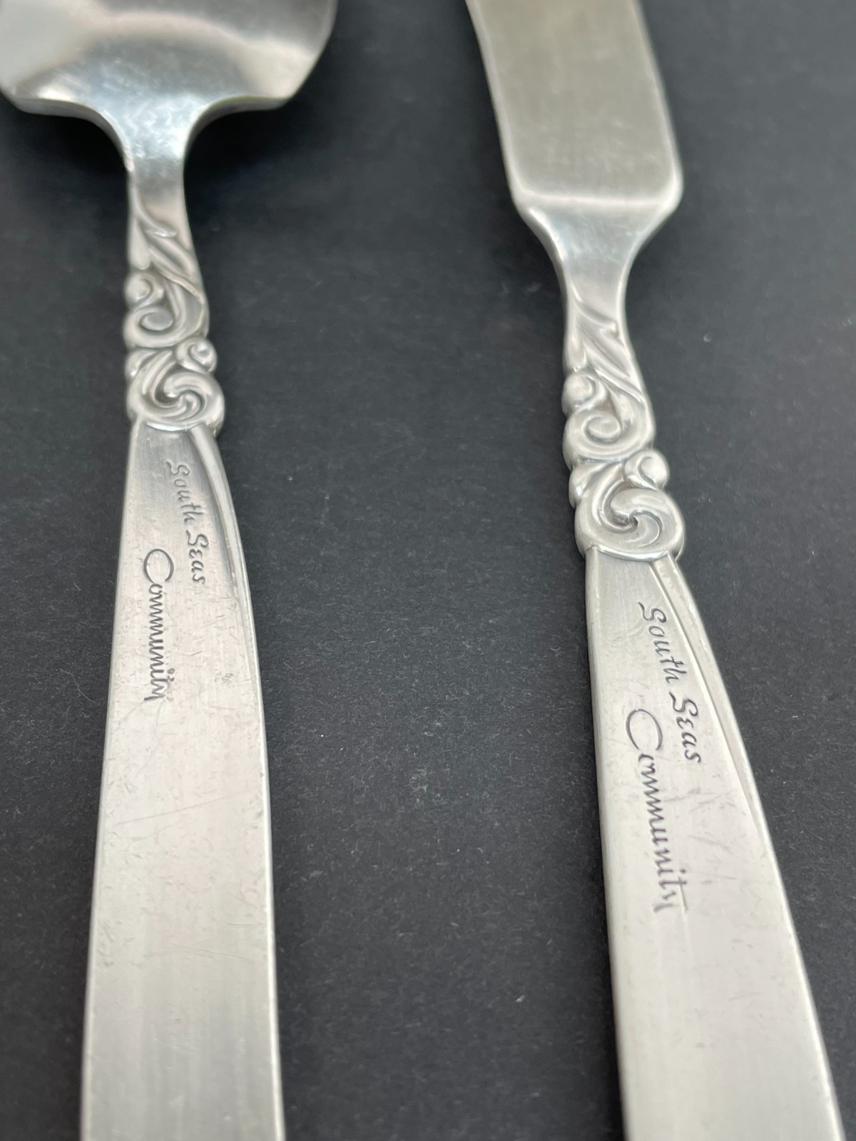 Vtg Oneida Community South Seas Silverplate Master Butter Knife & Sugar Spoon