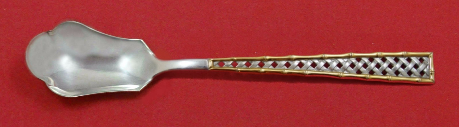 Golden Tradewinds by International Sterling Silver Relish Scoop Custom 5 3/4″
