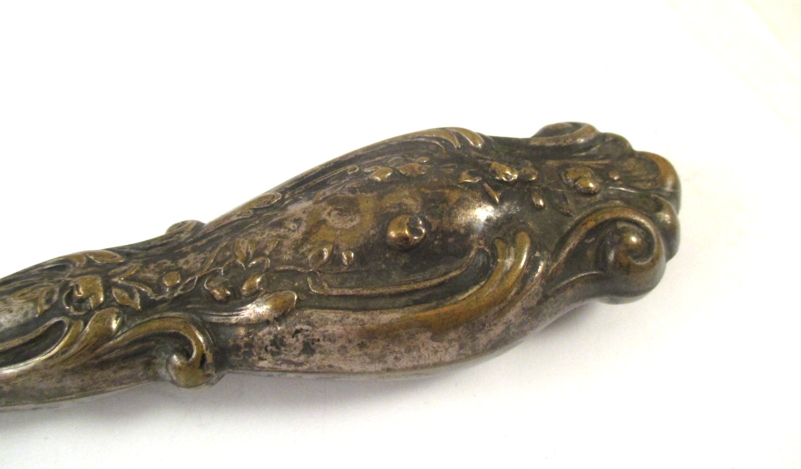 ANTIQUE Vintage REPOUSSE ART NOUVEAU SILVER PLATE HANDLE SHOE HORN