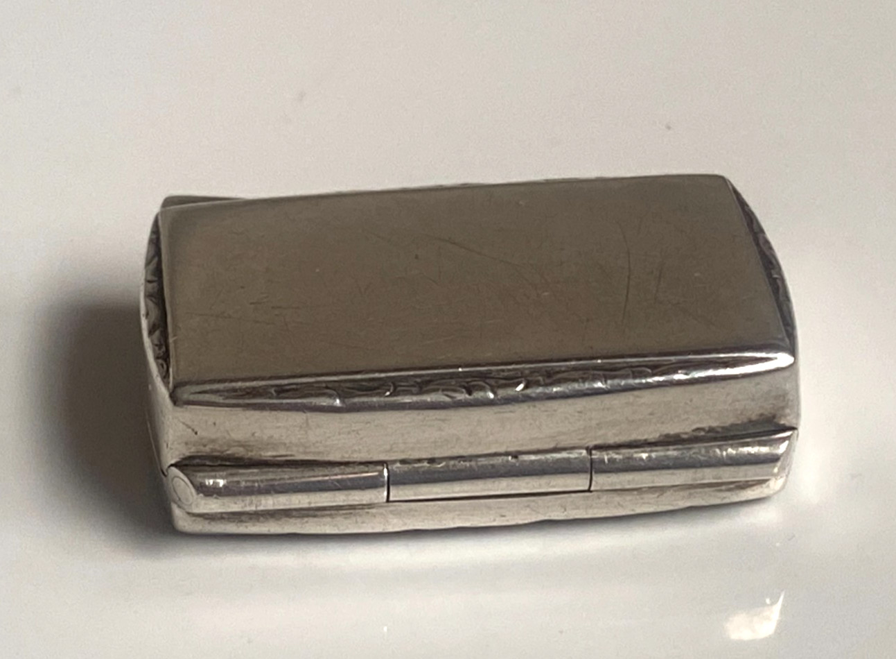 Antique c1910 Solid Silver 935 Engine Turned Pill Box Foliage Border Hinged