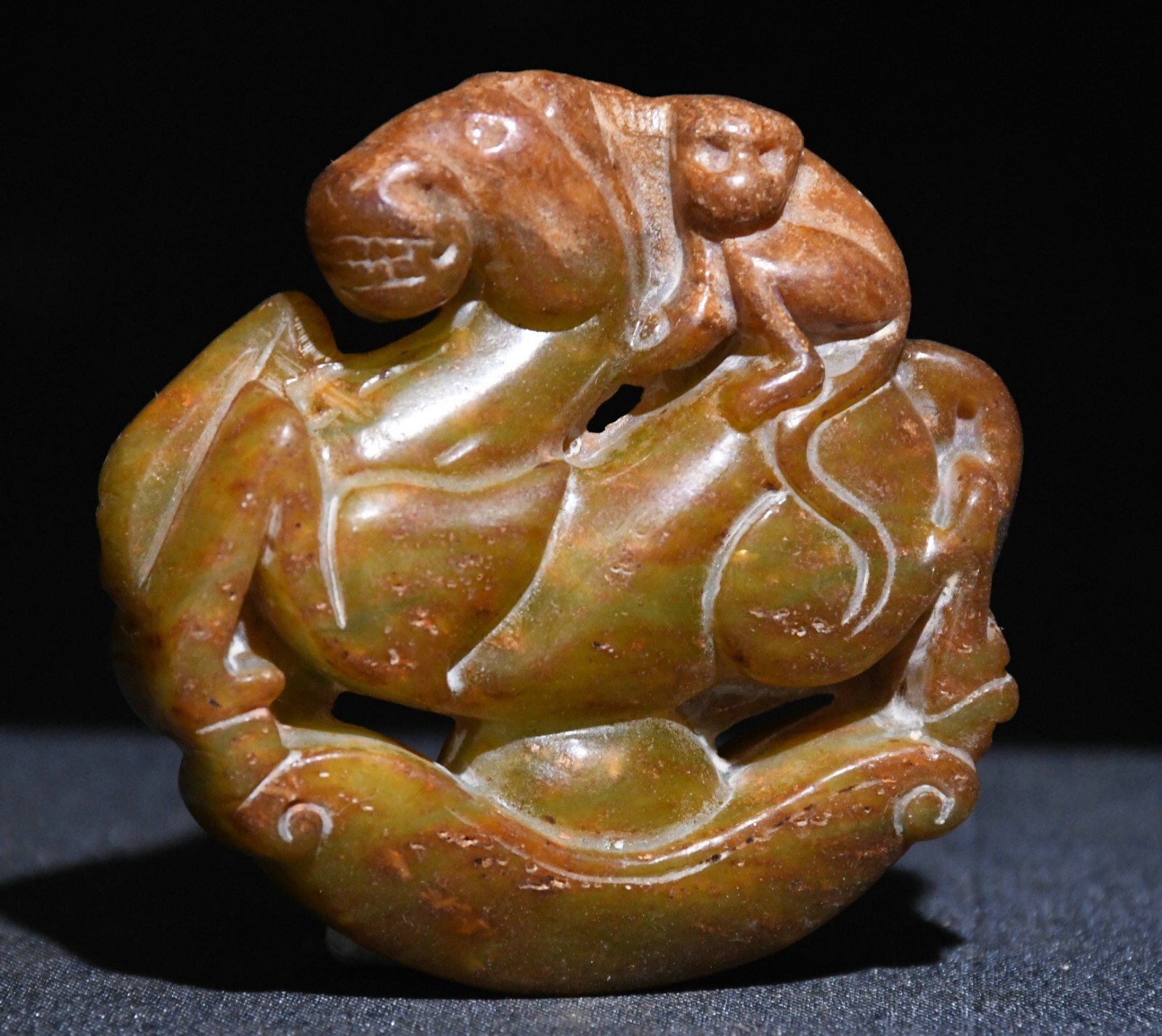 5CM China Hongshan Culture Old Jade Horse Monkey Beast Animal Amuelt Pendant