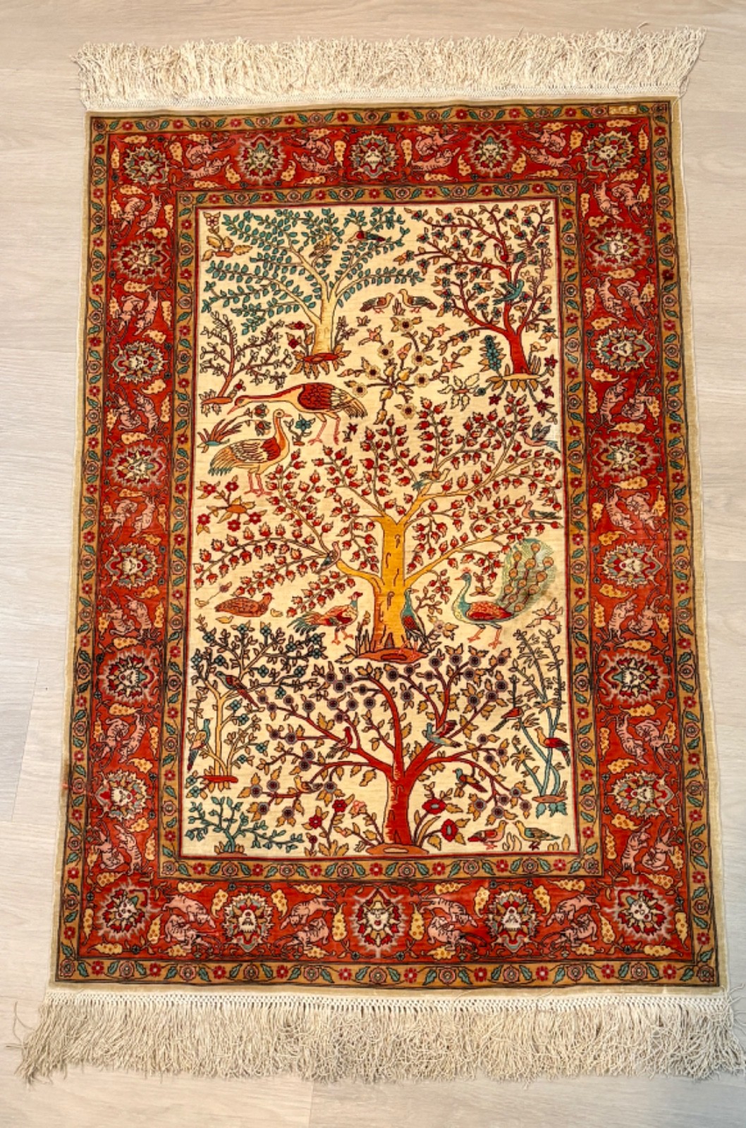 Vintage SigHereke 100% Silk on Silk Rug in Excellent Condition. 900+ KPSI.