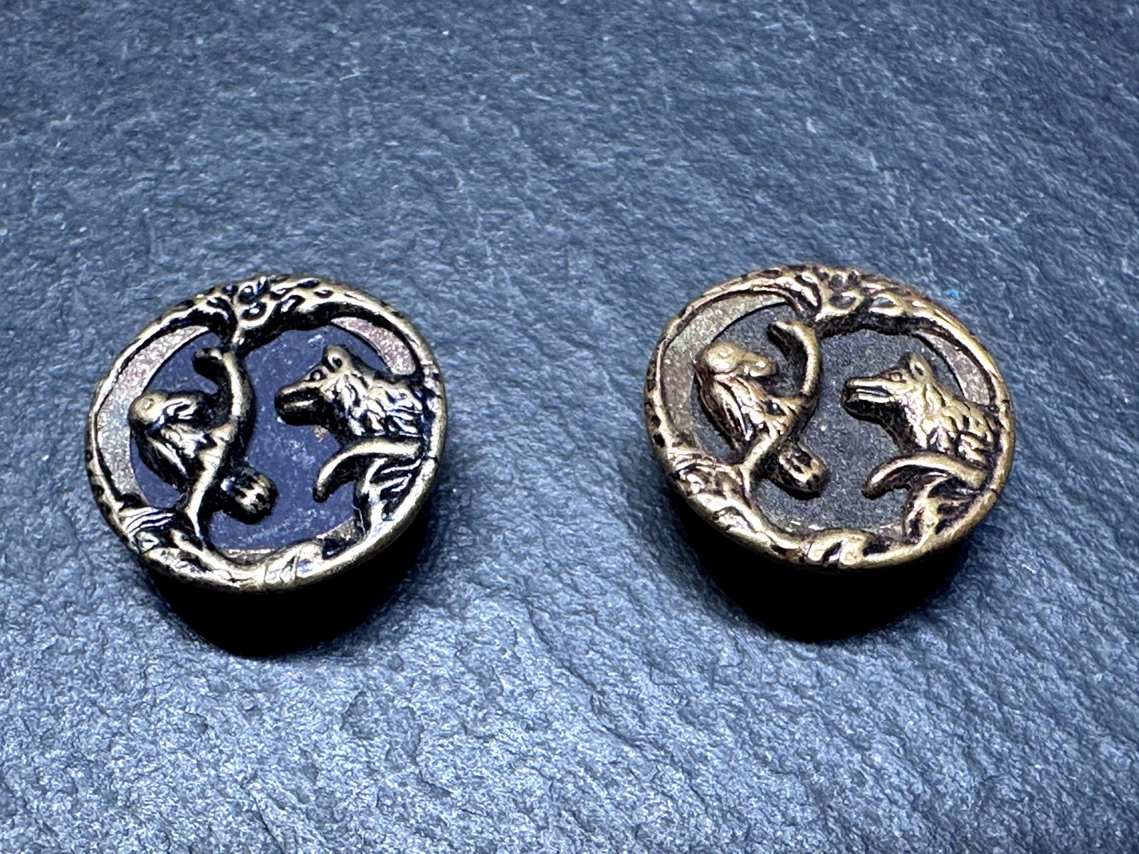 10 ANTIQUE? ROUND BRASS SHANK 14MM BUTTONS : FOX OR WOLF & BIRD IN TREE
