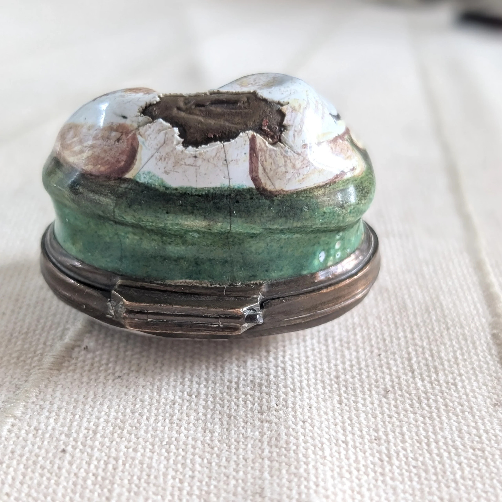 GEORGIAN BILSTON ENAMEL PATCH BOX BULL TOKEN OF REGARD 1780S ANTIQUE PRE-1800