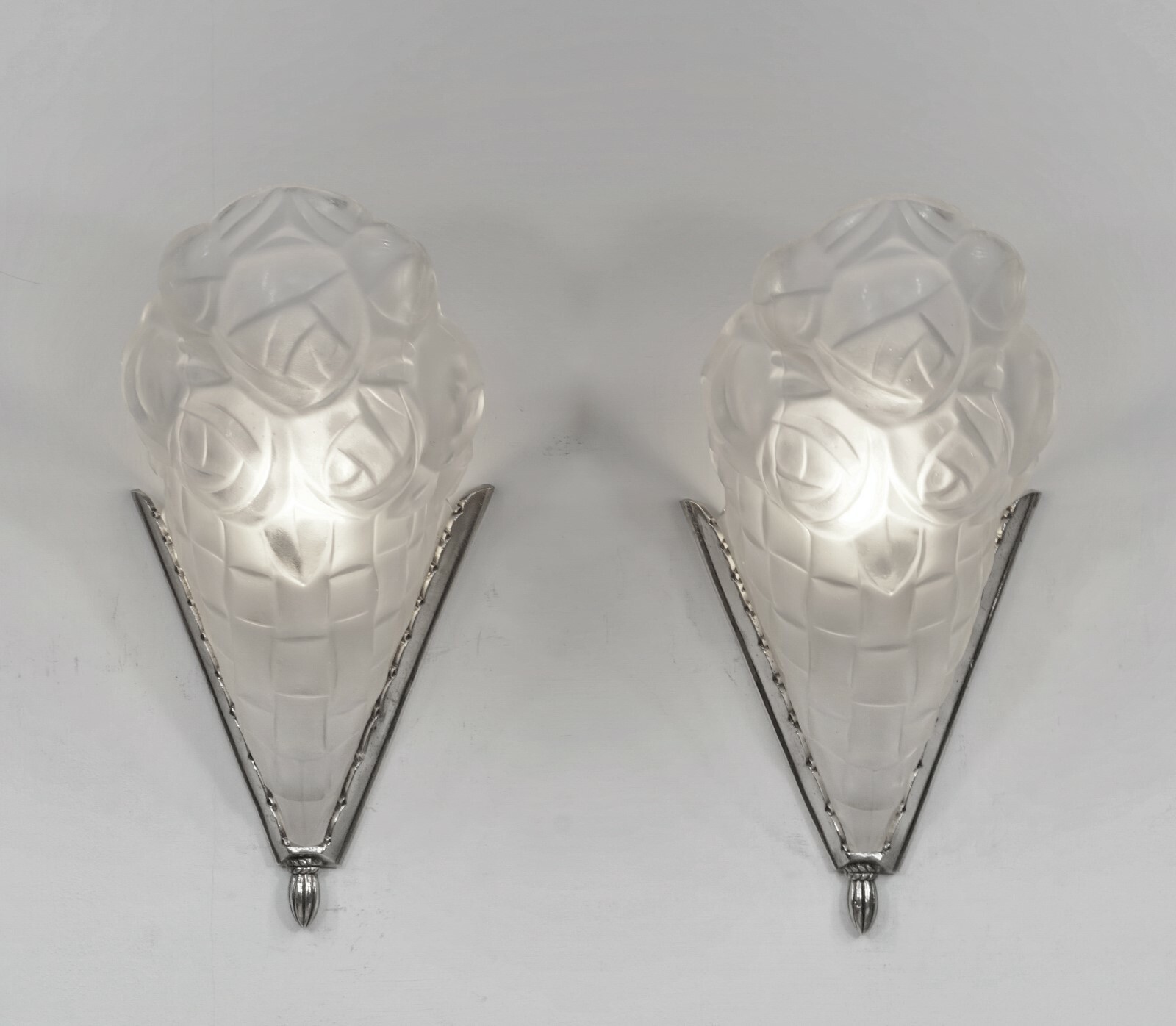 HUBENS : pair of 1930 French Art Deco wall sconces by Degué …. lights