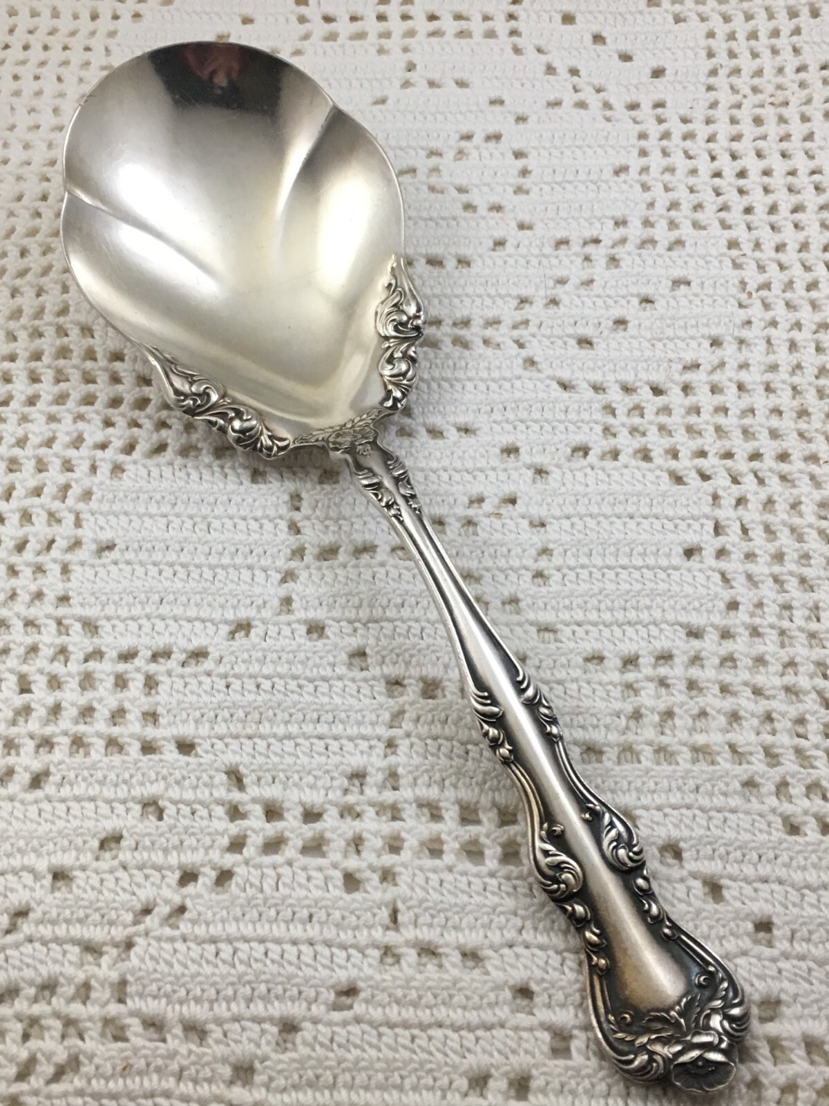 International ORIENT-VENICE Silverplate Casserole Spoon Holmes Edwards