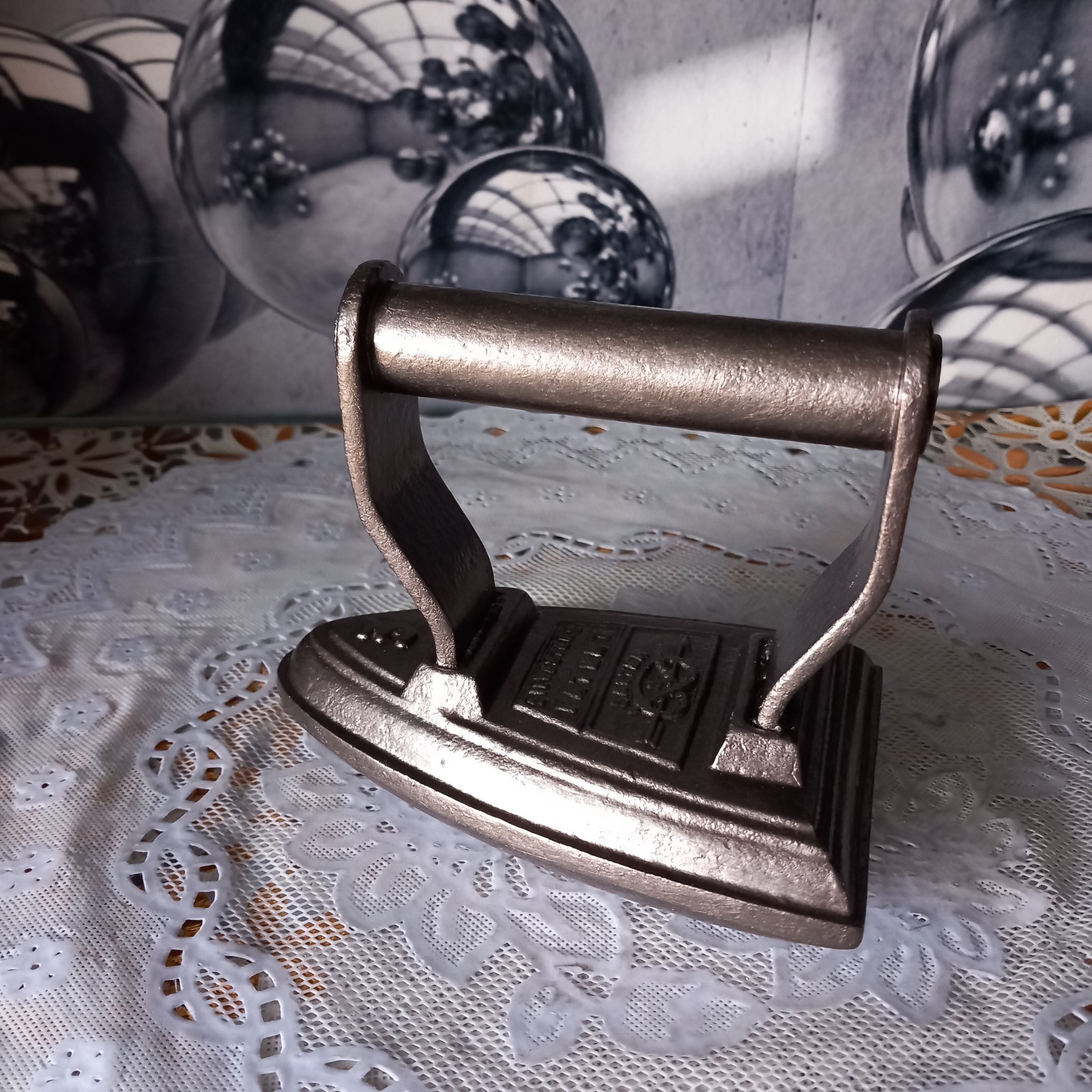 Vintage Collectible Small Iron Silvesters Patent 3 With Rounded Base 1525g