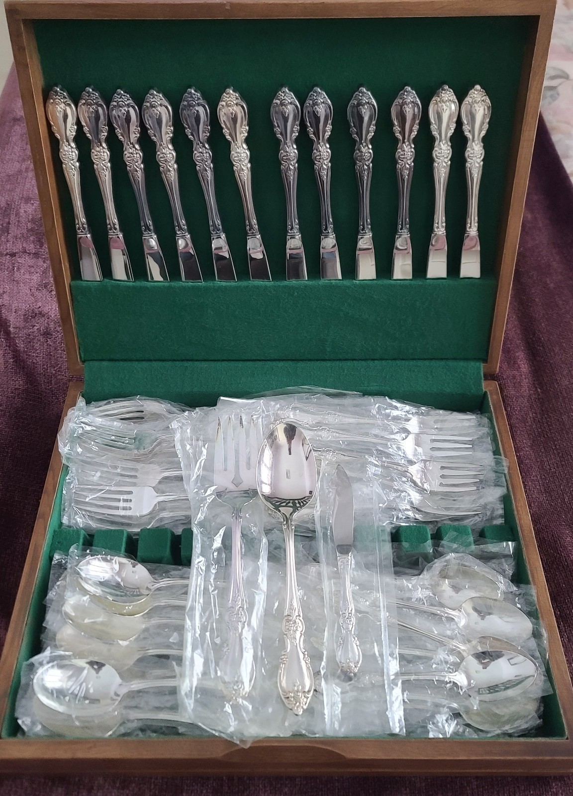 ONEIDA SILVER PLATED SERVICE SET – TWELVE – 5 PIECE SETTINGS +OTHERS – 63 TOTAL.