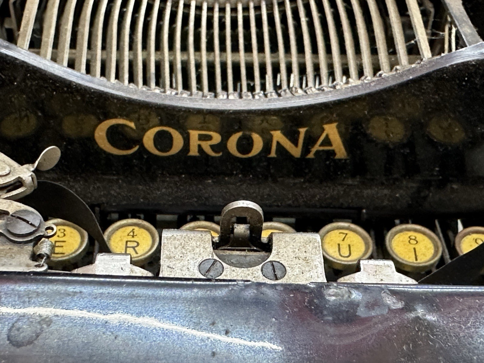 Original Vintage 1917 CORONA PORTABLE TYPEWRITER ANTIQUE Display in Case #09