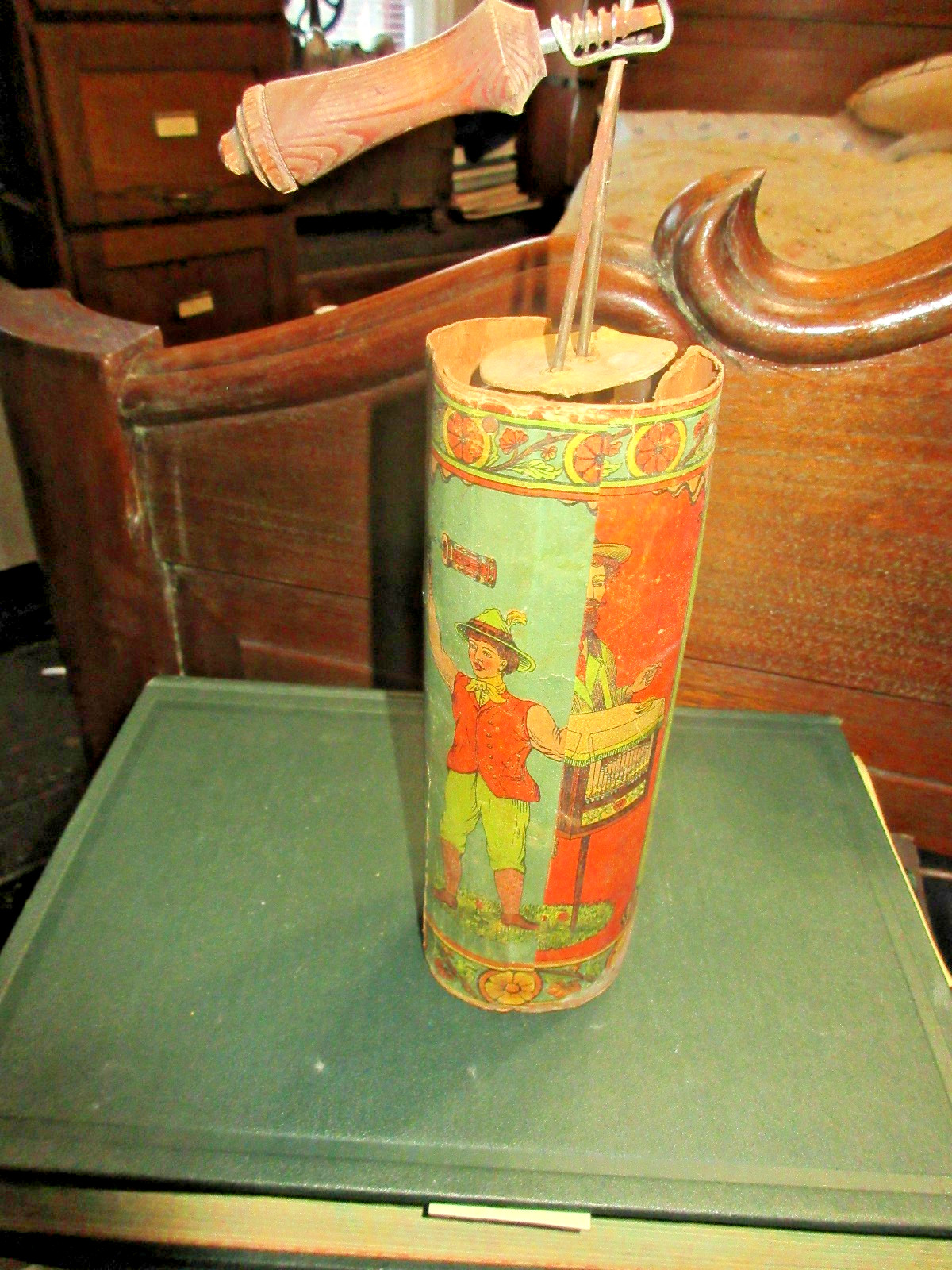 Antique GREAT GRAPHICS Toy Noise Maker Wood Handle 9″ hi Paper Metal