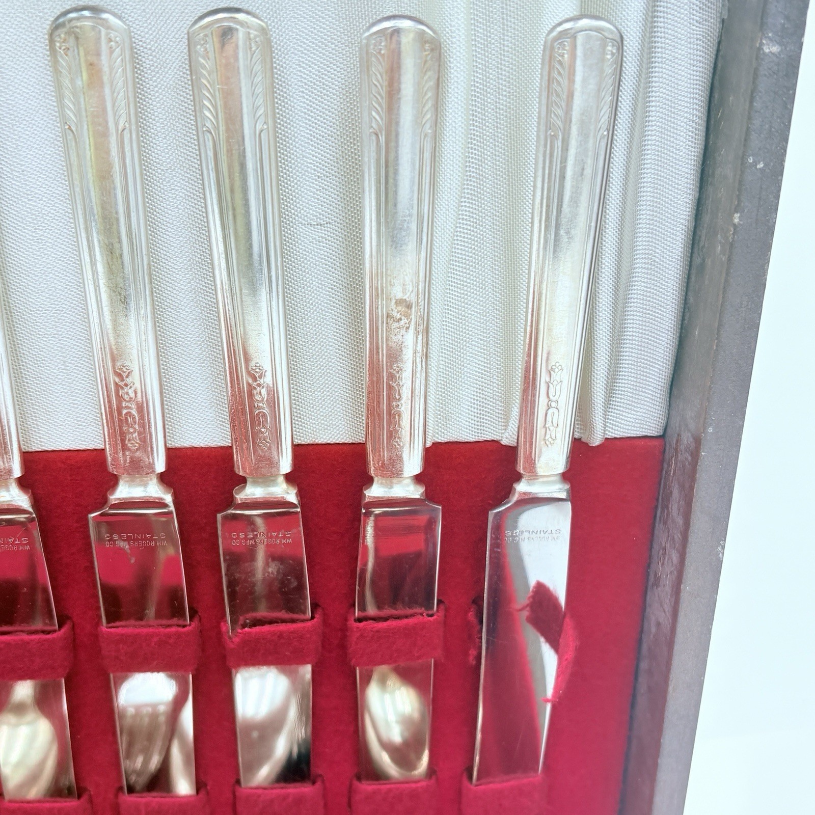 WM Rogers Silverware AA IS – Flatware Set