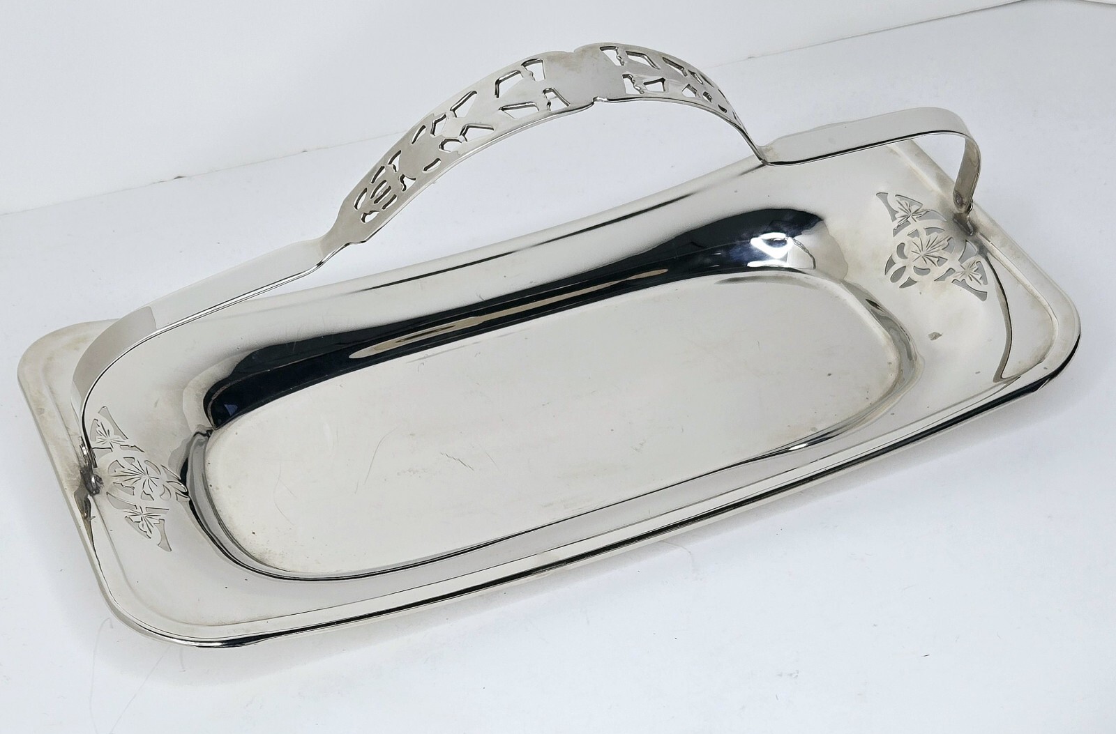 Farberware Silver Plate Serving Dish with Handle 12 1/4″ Long Great Condition!