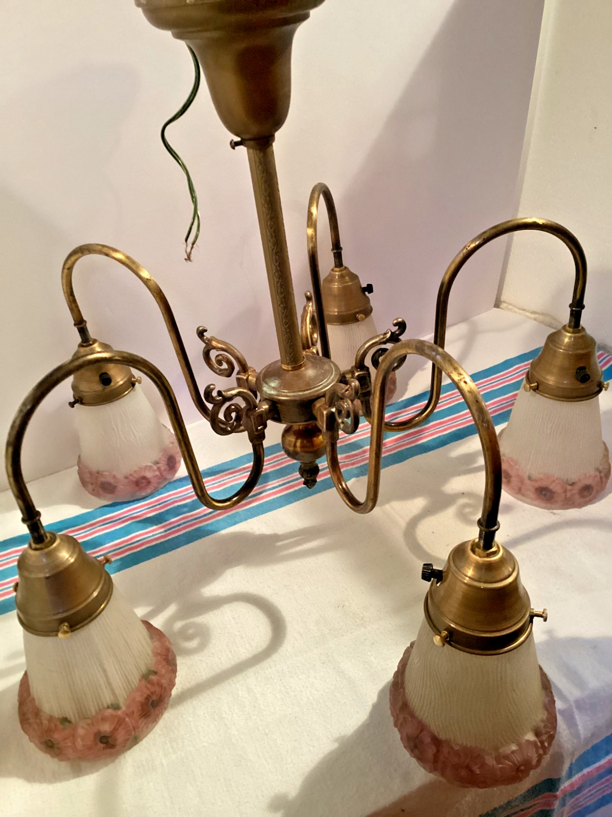 Antique Brass 5-Arm Light Fixture ~ Ornate Arms w/Reverse Painted Shades #4912