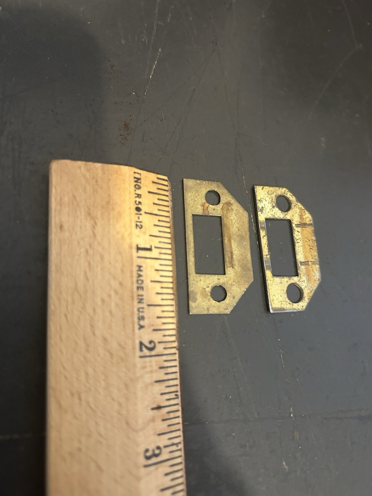 2 SMALL 1 5/8” X 7/8” BRASS & PLATED DOOR MORTISE LOCK STRIKE PLATE CATCH KEEPER