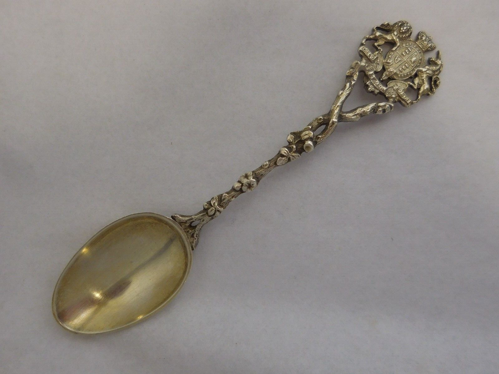 ENGLISH STERLING SILVER SOUVENIR SPOON ROYAL ARMS OF THE UNITED KINGDOM 1892