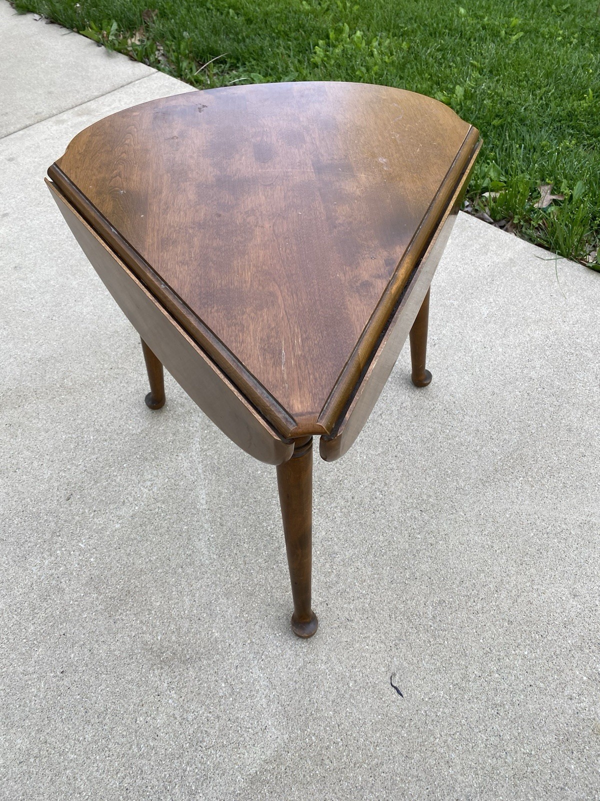 Ethan Allen Heirloom Maple Nutmeg Drop Leaf Side End Table