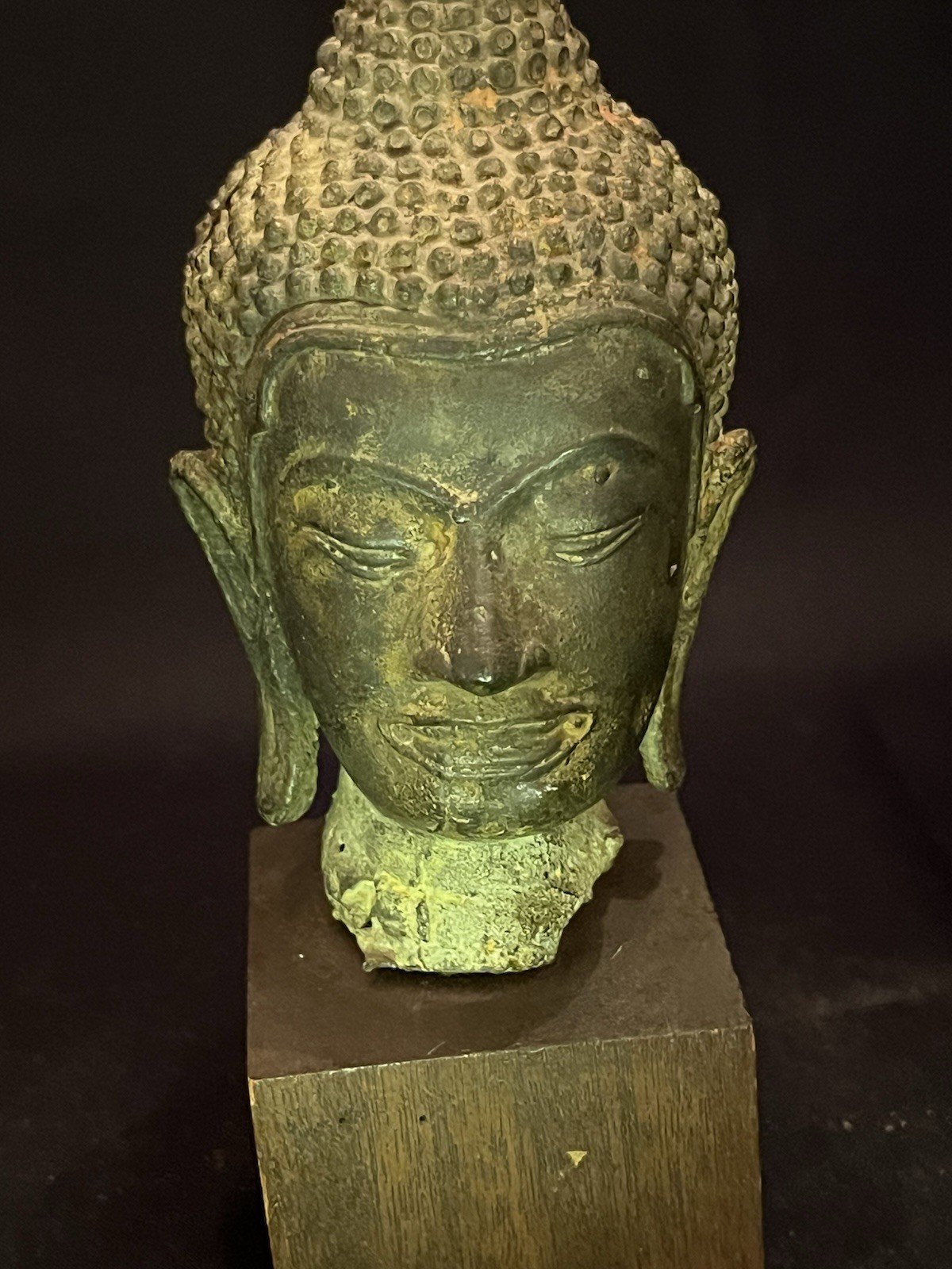 9″ ANTIQUE BRONZE SIAM THAI HEAD OF BUDDHA old wood stand
