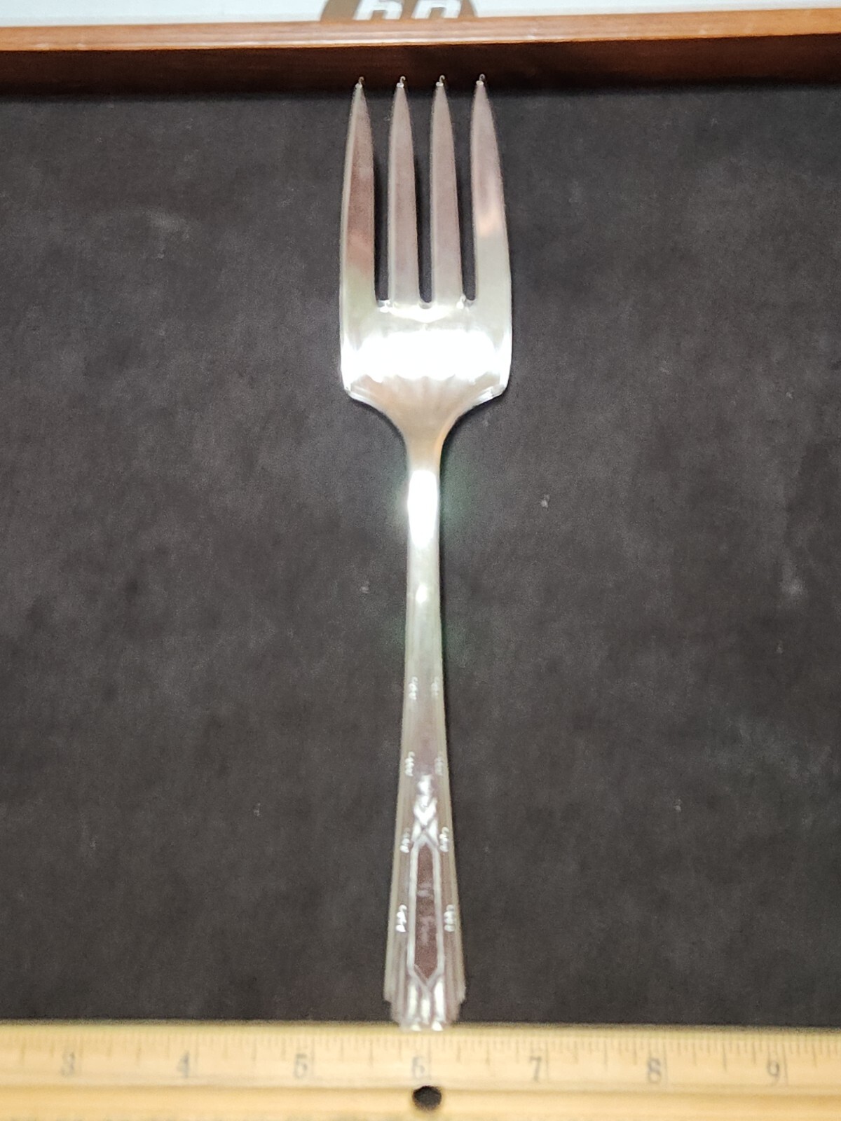 1932 Oneida Community Tudor Plate FRIENDSHIP/MEDALITY Silverplate COLD MEAT FORK