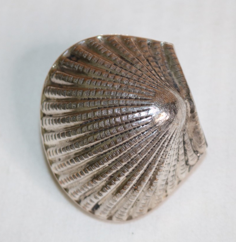Vintage T90 Silver Small Seashell Trinket Box with Hinged Lid Cambodia