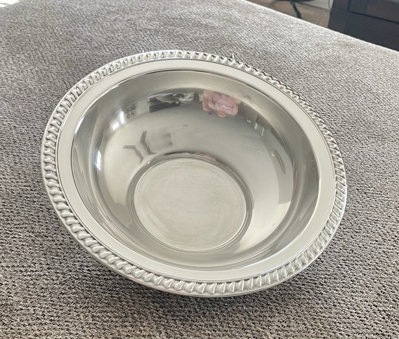 VTG Wm Rogers Silver Plated 11” Round Serving Bowl Rope Design Edging